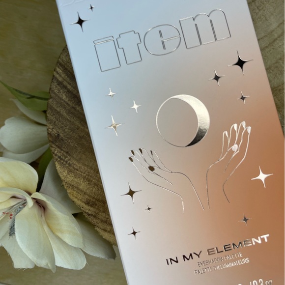 NEW! ITEM BEAUTY by Addison Rae IN MY ELEMENT eyeshadow palette 10 cosmic - Picture 1 of 7